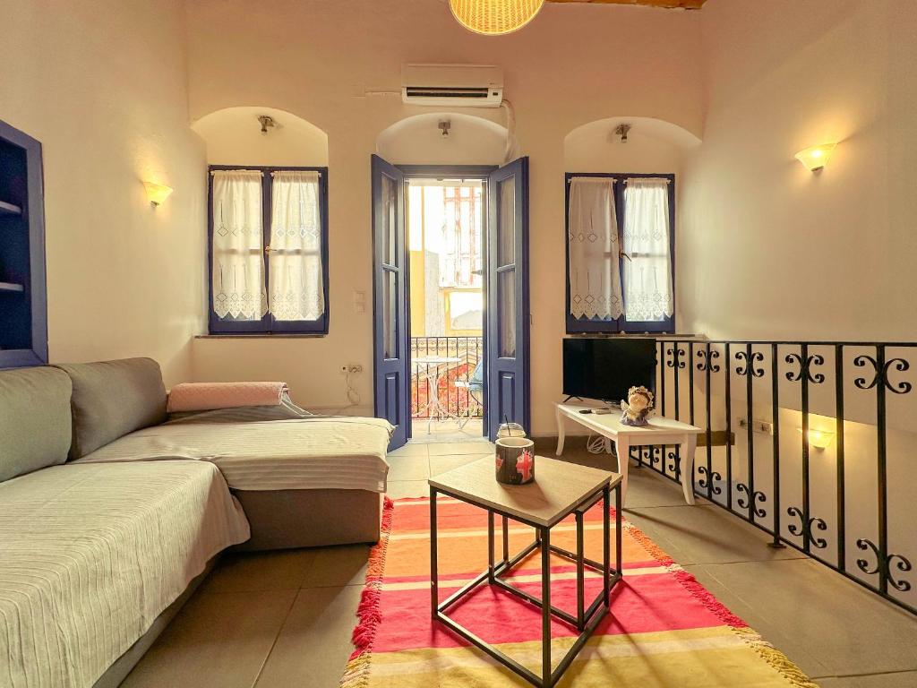 Kali Strata 2 - Downtown, Symi