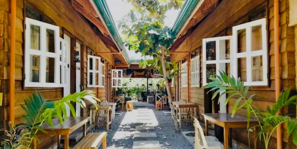 アナヤ イン アンド レストバー (Anaya Inn and Restobar)