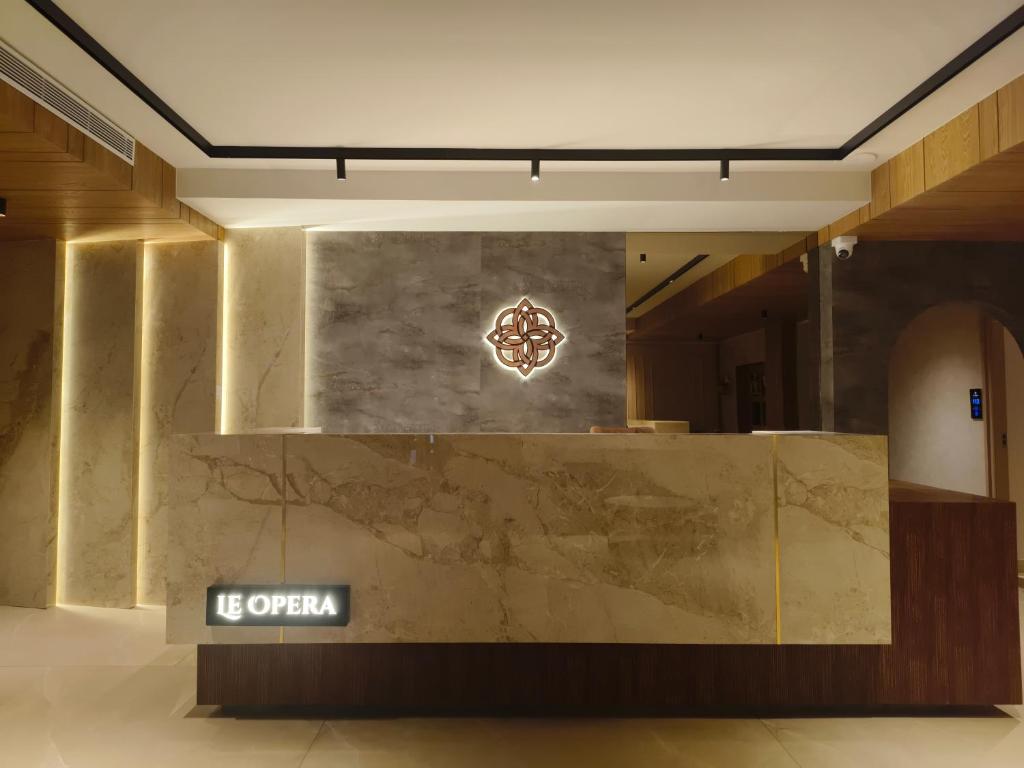 Lobby, Hotel Le Opera in Bangalore