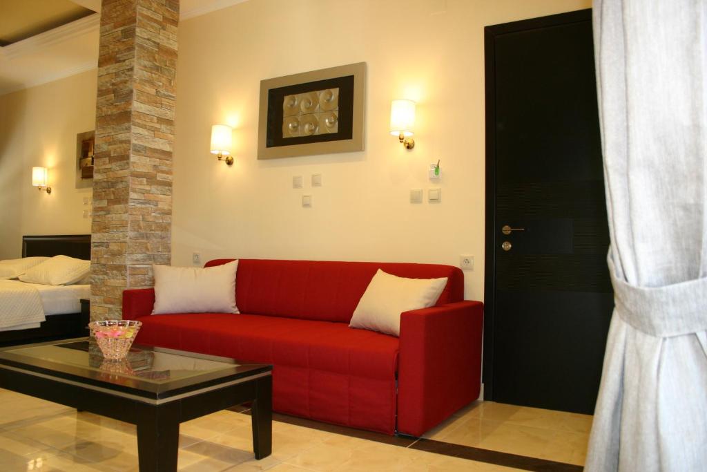 Petit Palais Hotel — Pokoje in Loutraki, Peloponez