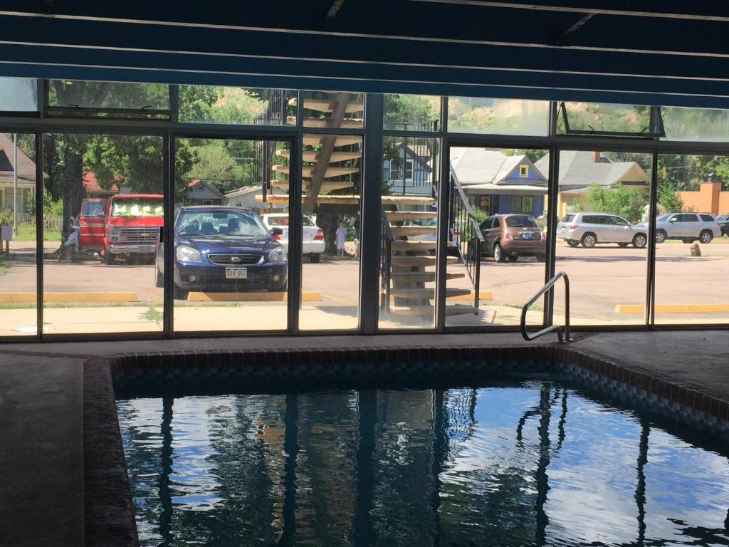 Garden of the Gods Motel photo
