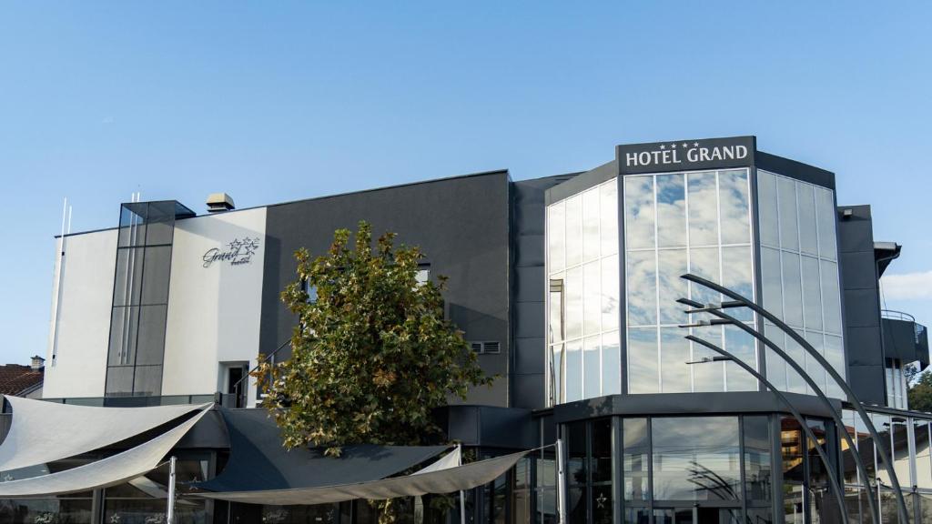 Hotel Grand - 2