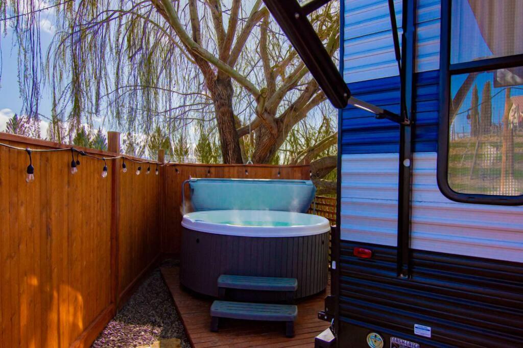 Paschal Winery - Water's Edge, Talent