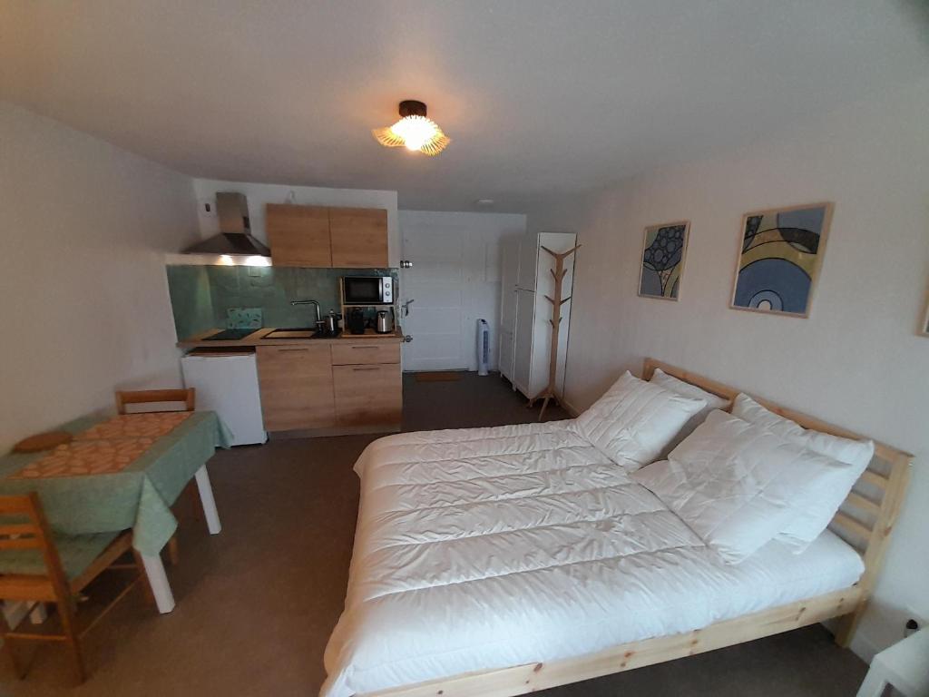 Studio moderne rénové au bord du lac pour deux personnes à Vieux Boucau - 2