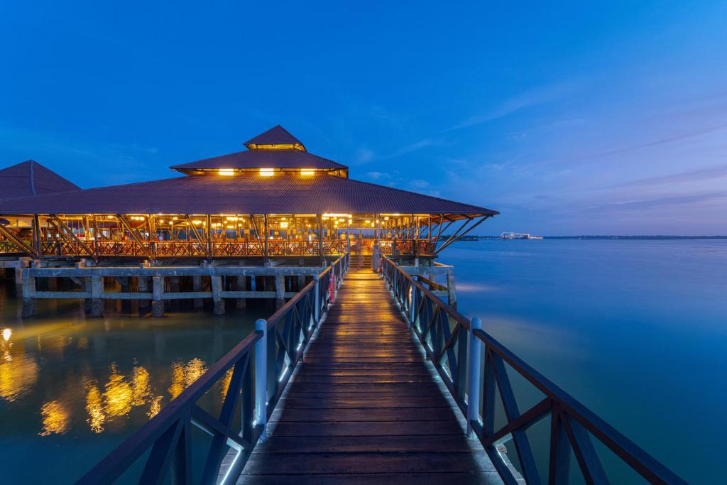 Restaurant, Nirwana Resort Hotel in Bintan Island
