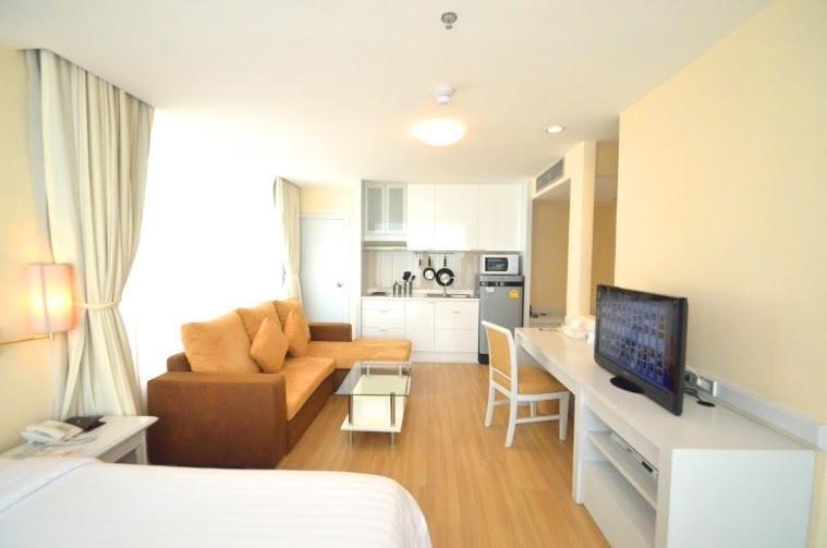 Shared lounge/TV area