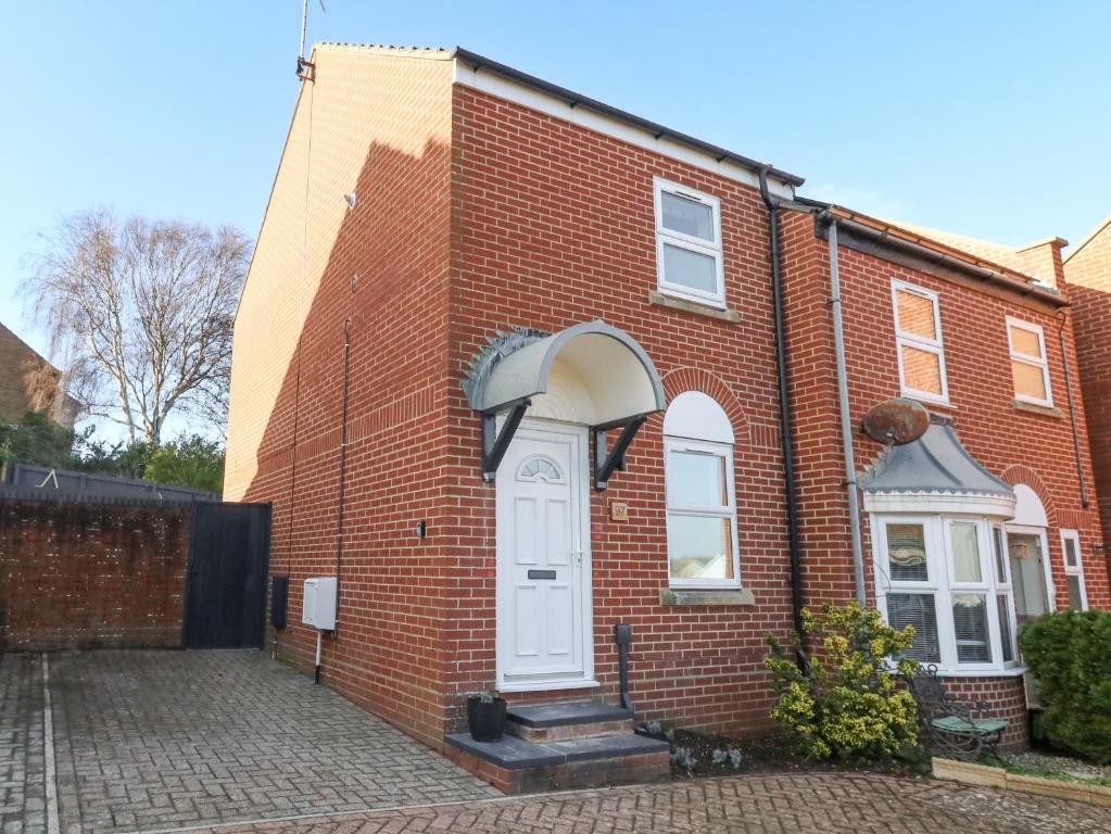 The Nightingale, Weymouth