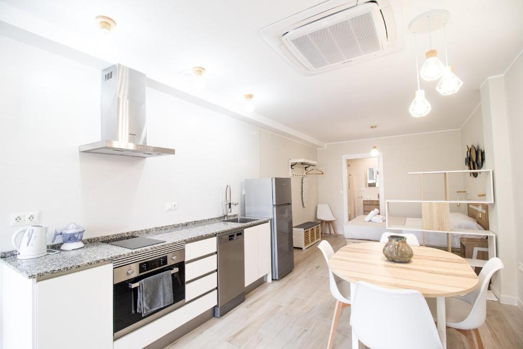 Nautical Flats by Concept, Valencie