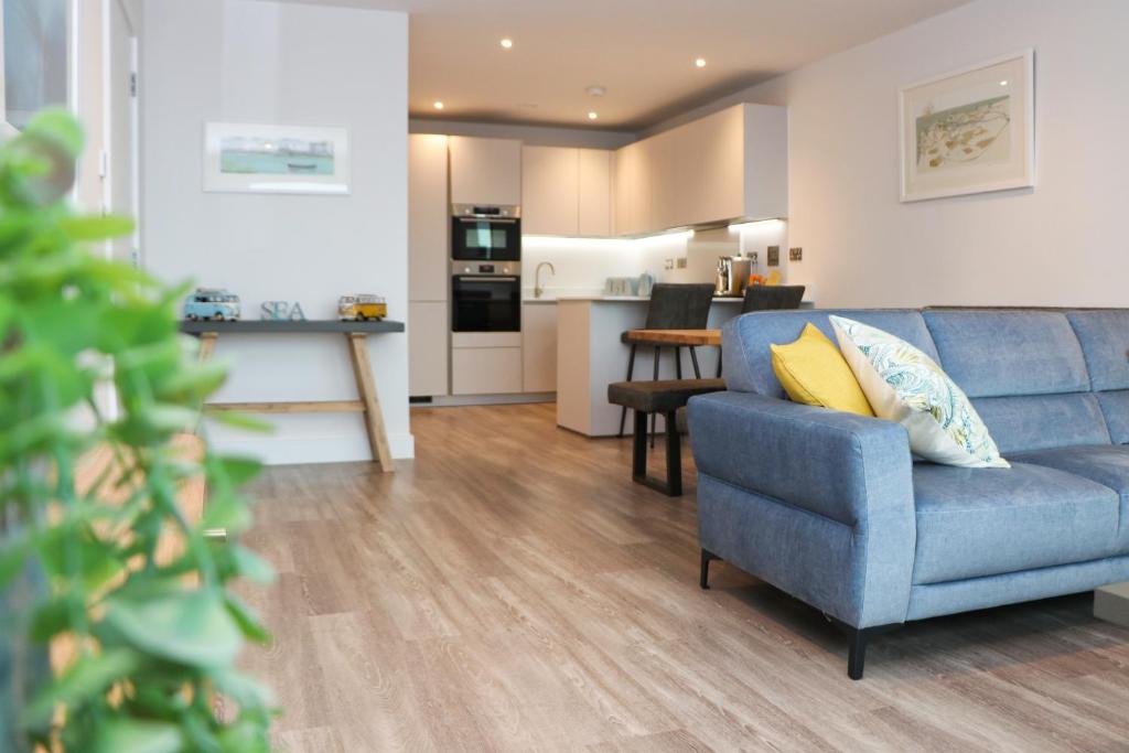 Sea view apartment, first floor, Saint Merryn