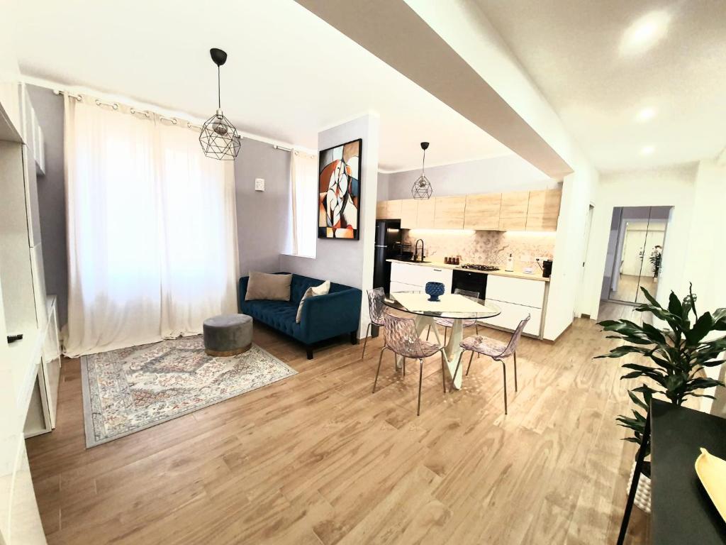 Cave Apartment, Rzym