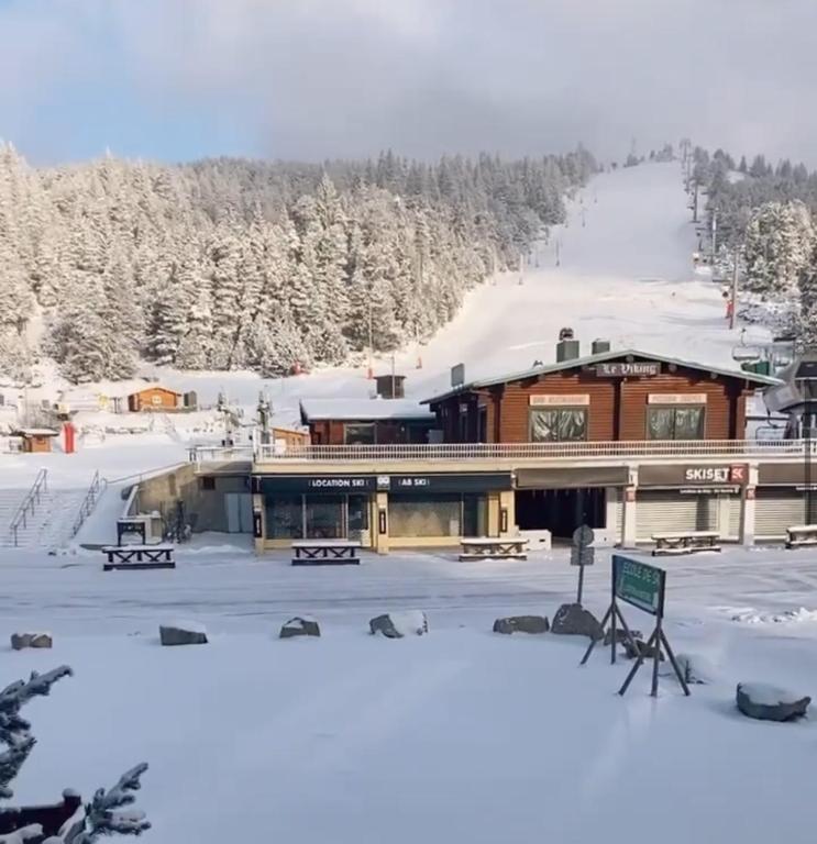 STUDIO LA POULE AU POT pieds des pistes font Romeu Pyrénées 2000 - 2