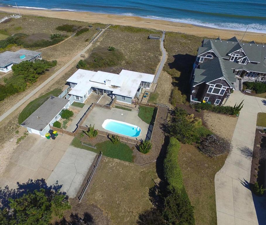 Clipper - Oceanfront Outer Banks Home with Private Pool - 5BR/3.5BA, Southern Shores