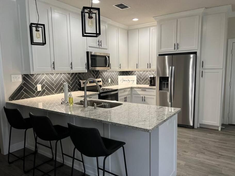 Little Bit Country, Tyler