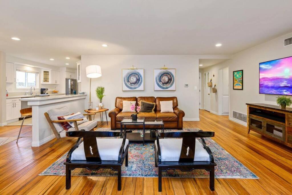 Putt-putt, Games, Grill out, Netflix