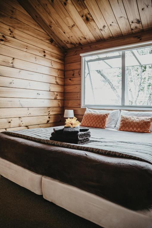 Tatahi Cove Back Packer, Hahei