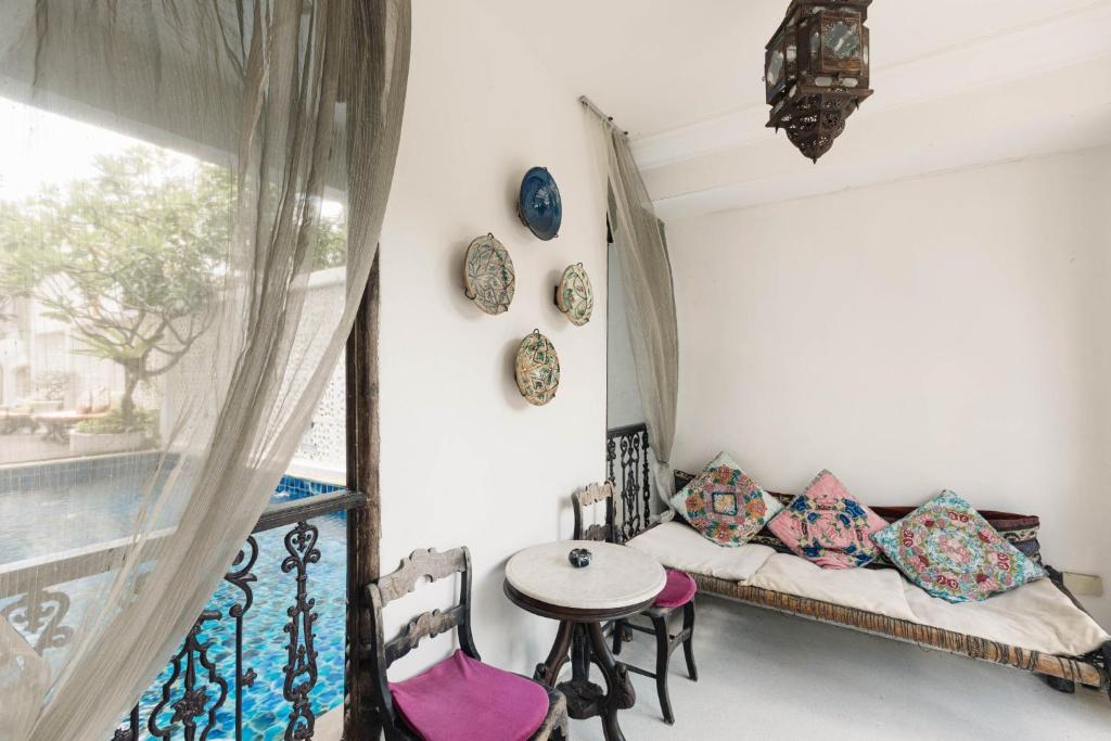 アット ニマン コンセプチュアル ホーム (At Niman Conceptual Home)