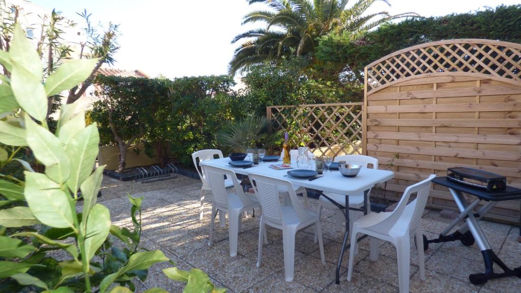 T2, rez-de-jardin, terrasse, piscine, Les Maisons de la Plage, Narbonne Plage - 2