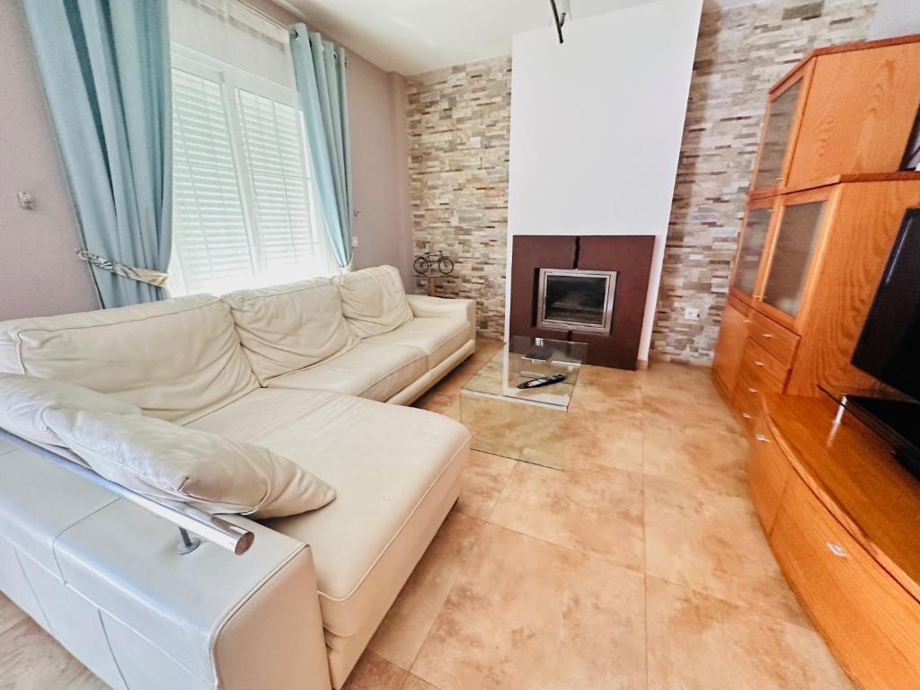 Ático con piscina privada en el corazón de Nerja! - 3