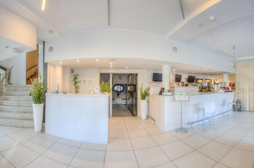 Ferretti Beach Hotel photo