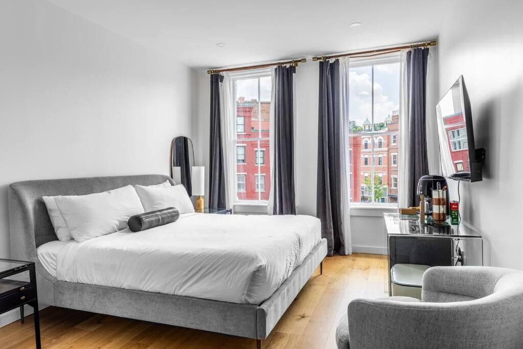 The Phenix Historic DTWN Hotel, King Bed Room #300, Bangor