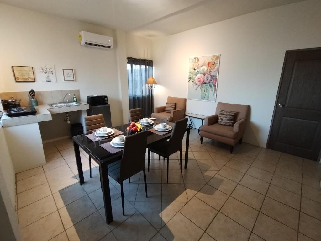 Tres Migueles, Departamento Alaain, cerca de la marina, zona turistica y playa - 1