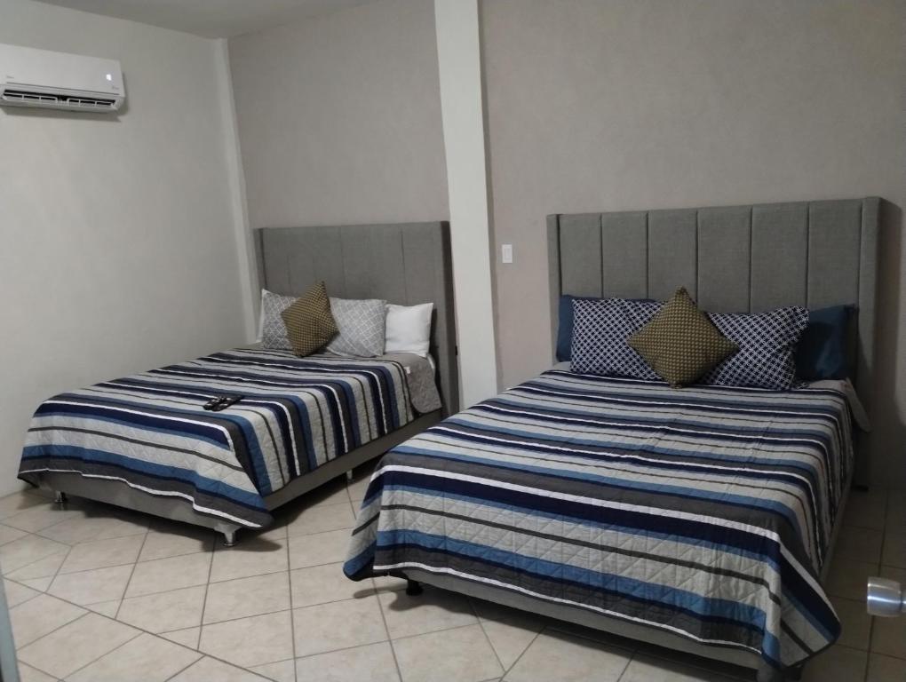 Tres Migueles, Departamento Alaain, cerca de la marina, zona turistica y playa - 2