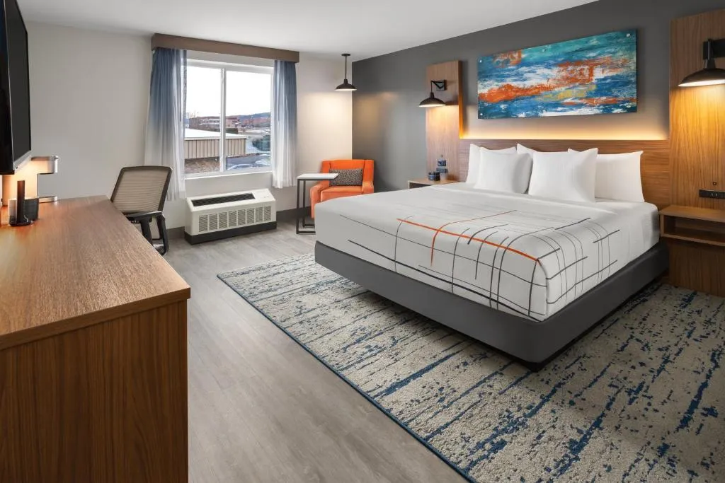 La Quinta Inn & Suites by Wyndham Williston Burlington，位于Williston的酒店