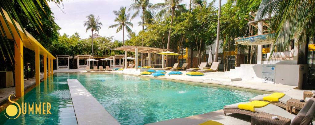 Swimming pool, Summer Luxury Beach Resort & Spa in Ko Pha-ngan