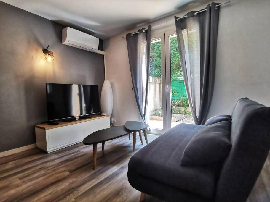 Les quatre loges - joli t2 jardinet et parking *3 - 5