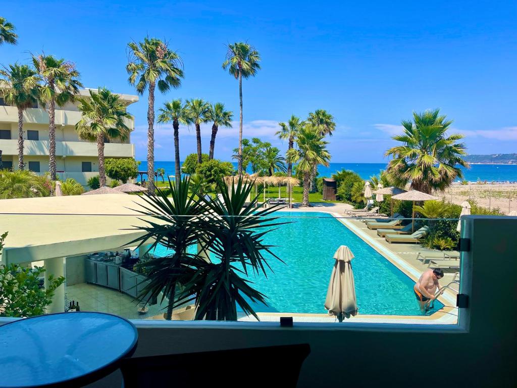 Ixia Dream hotel - Adults only — Basen in Ialissos, Wyspy Egejskie Południowe