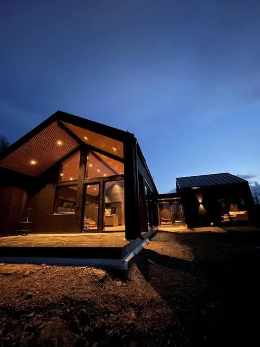 Nybygget arkitekt tegnet Snøhetta i vakker natur, hotel in Sand