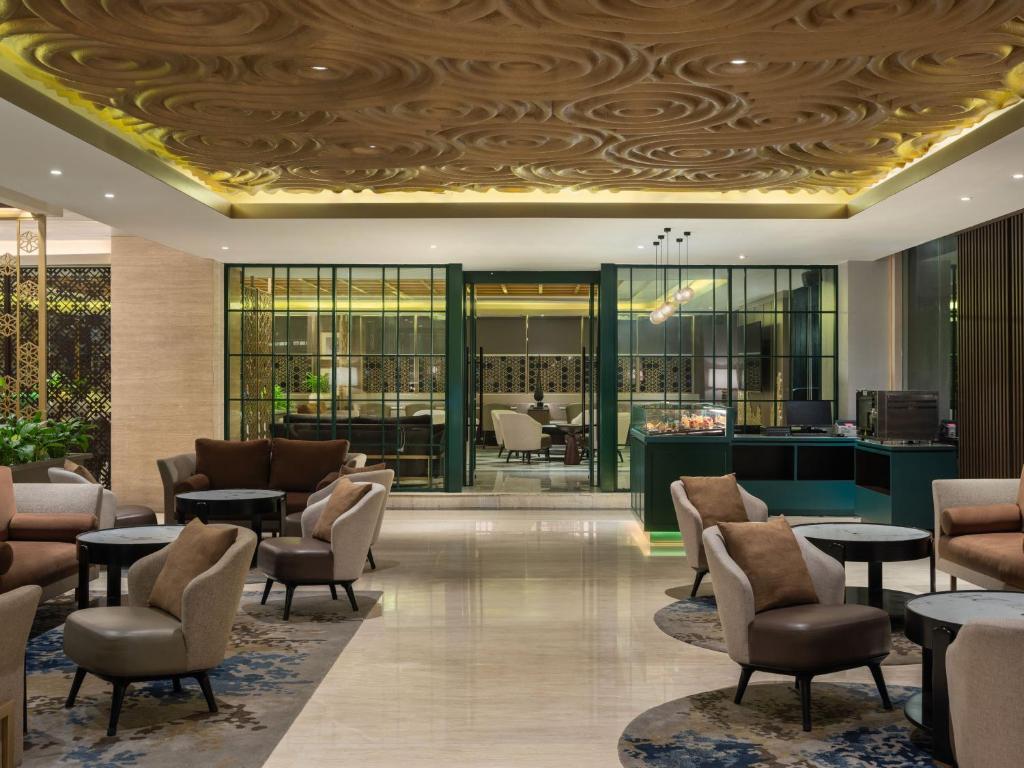 Bar/lounge, Hotel Santika Premiere Gubeng in Surabaya