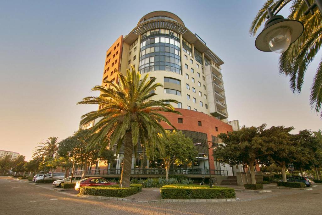 Manhattan 1003 by Host Agents, Kapské Město