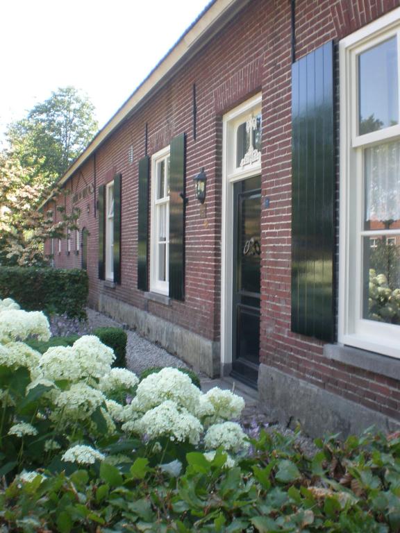 Hoeve de Mertel — Hotel in Biezenmortel