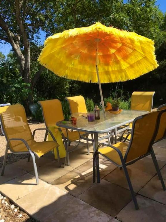 Appartement de 2 chambres avec piscine partagee et jardin clos a Bellegarde