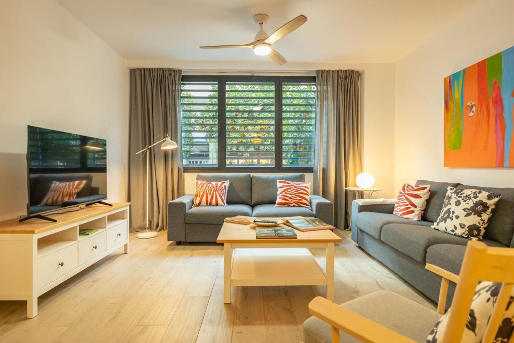 Charming 2 Bedroom Apartment with FREE PARKING close to Torre del Oro by Ocityzen - 2