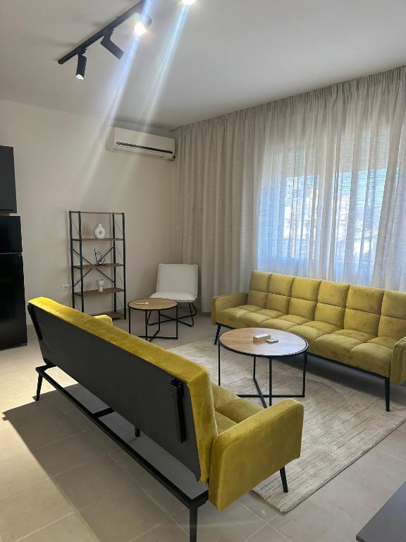 New Bazar - 2 Rooms Apartment, Тирана