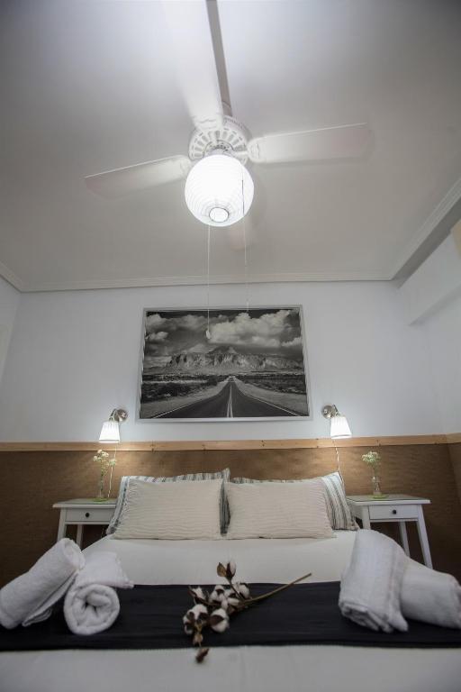 UNIQUE APT. W/POOL- ACROSS THE BEACH-WIFI-A/C - 4