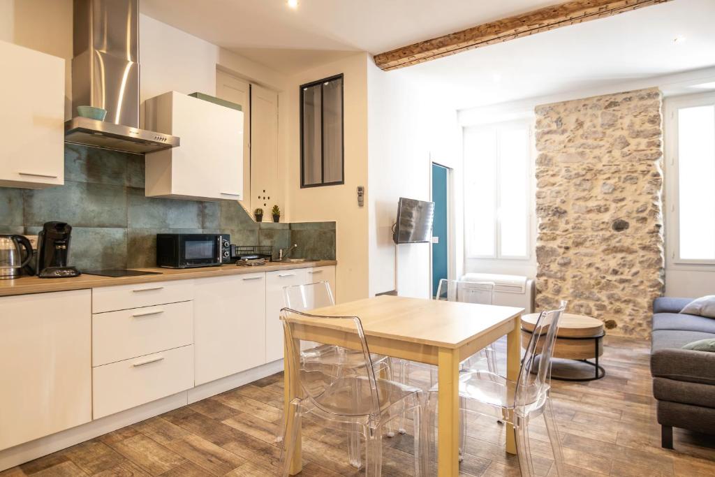 Parking inclus Vieil Antibes 200m mer Climatise 4 personnes - 2