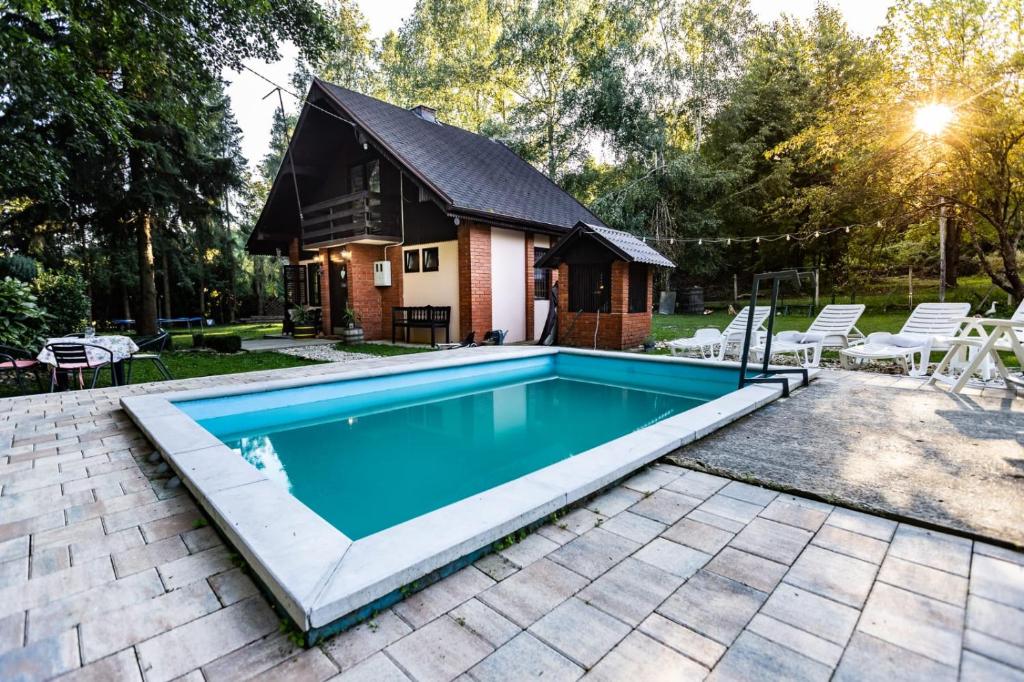 Kuća za odmor ZORA BAJNA, Cernik