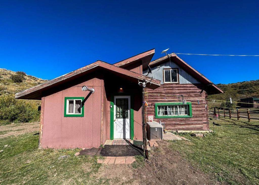 Mountain Made- Main Cabin, Collbran