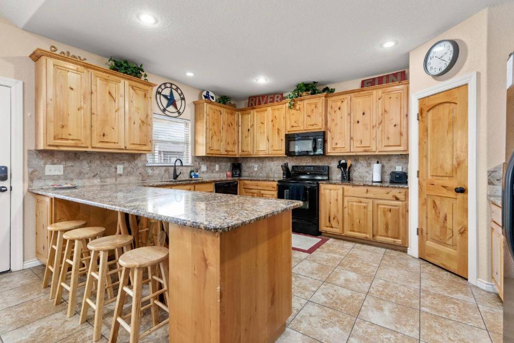 Cliff View #14, New Braunfels