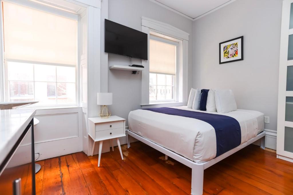 Charming & Stylish Studio on Beacon Hill #12, Boston