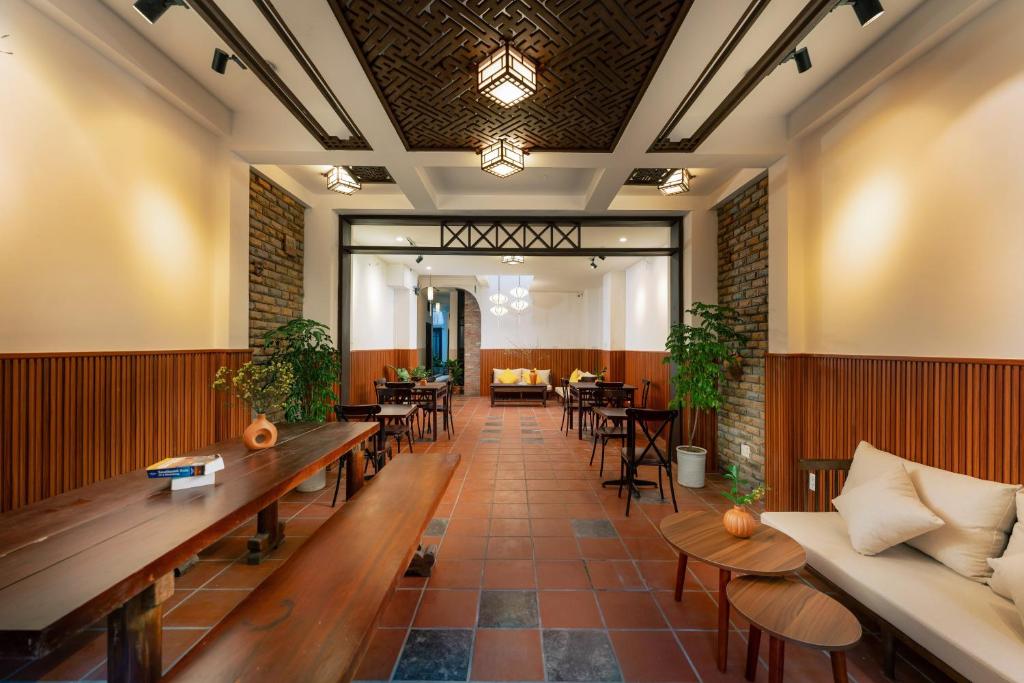 Restaurant, Tribee Bana heritage hostel in Hoi An