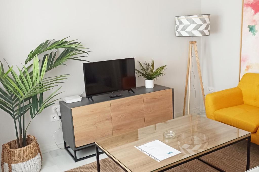 Yellow Sun Apartment - 4