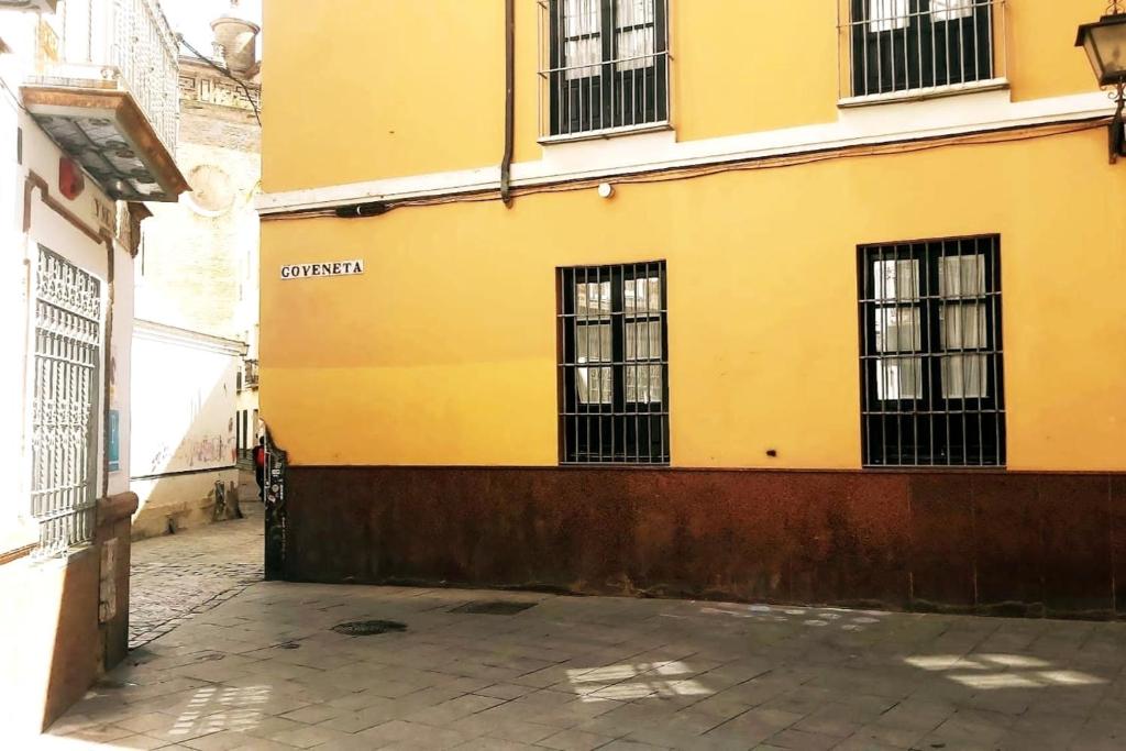 Yellow Sun Apartment - 2