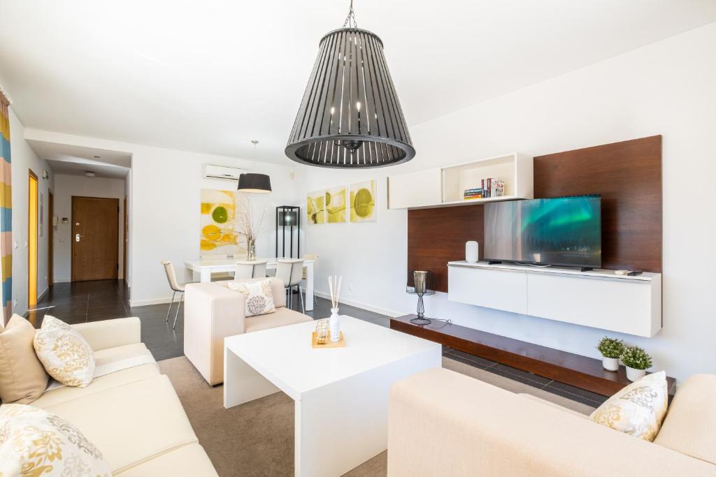 Shared lounge/TV area