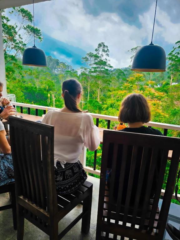 Daddy's Guest, Nallathanniya