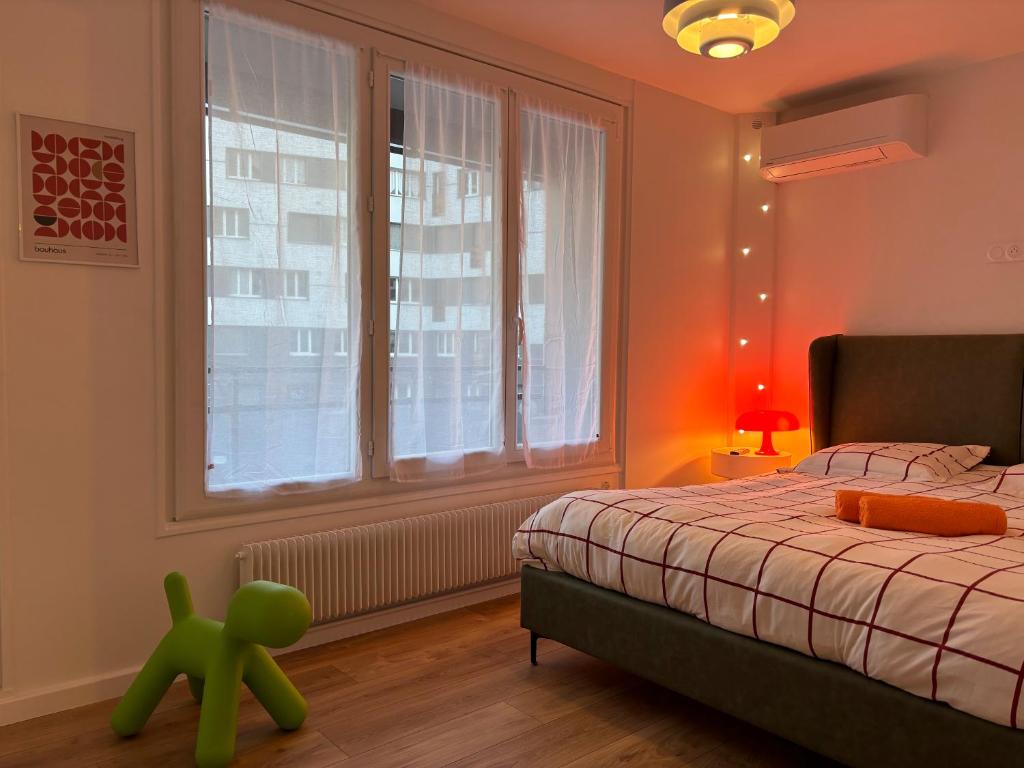 Orange & Art - 2