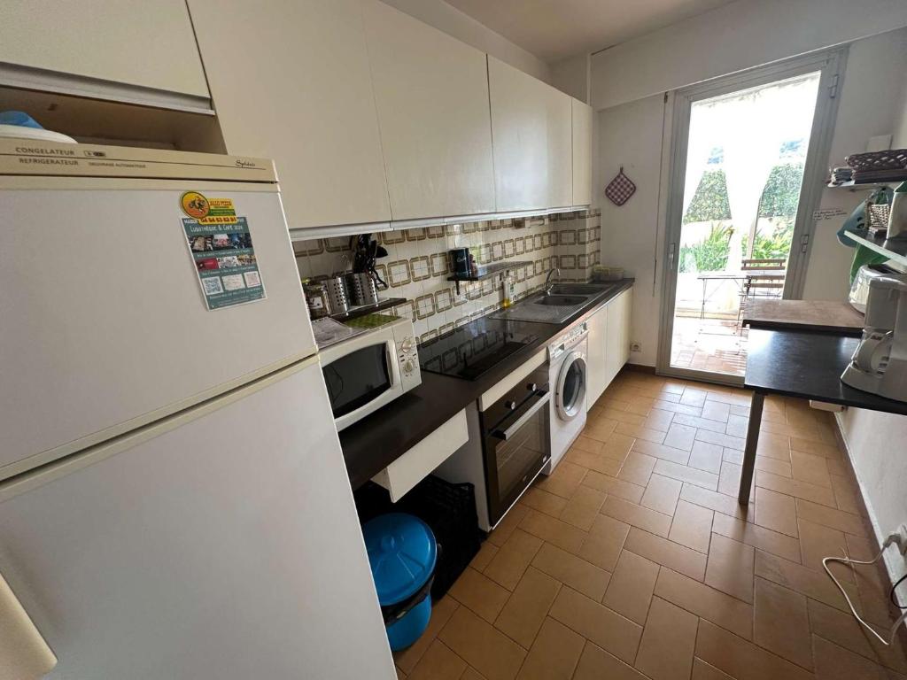 Grand T2 avec loggia et terrasse à proximité du port de Saint Mandrier et des plages - 4